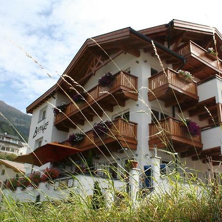 Hotel Berghof Nauders Exterior photo